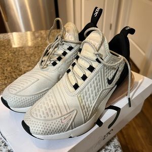 Womens Nike Air Max 270